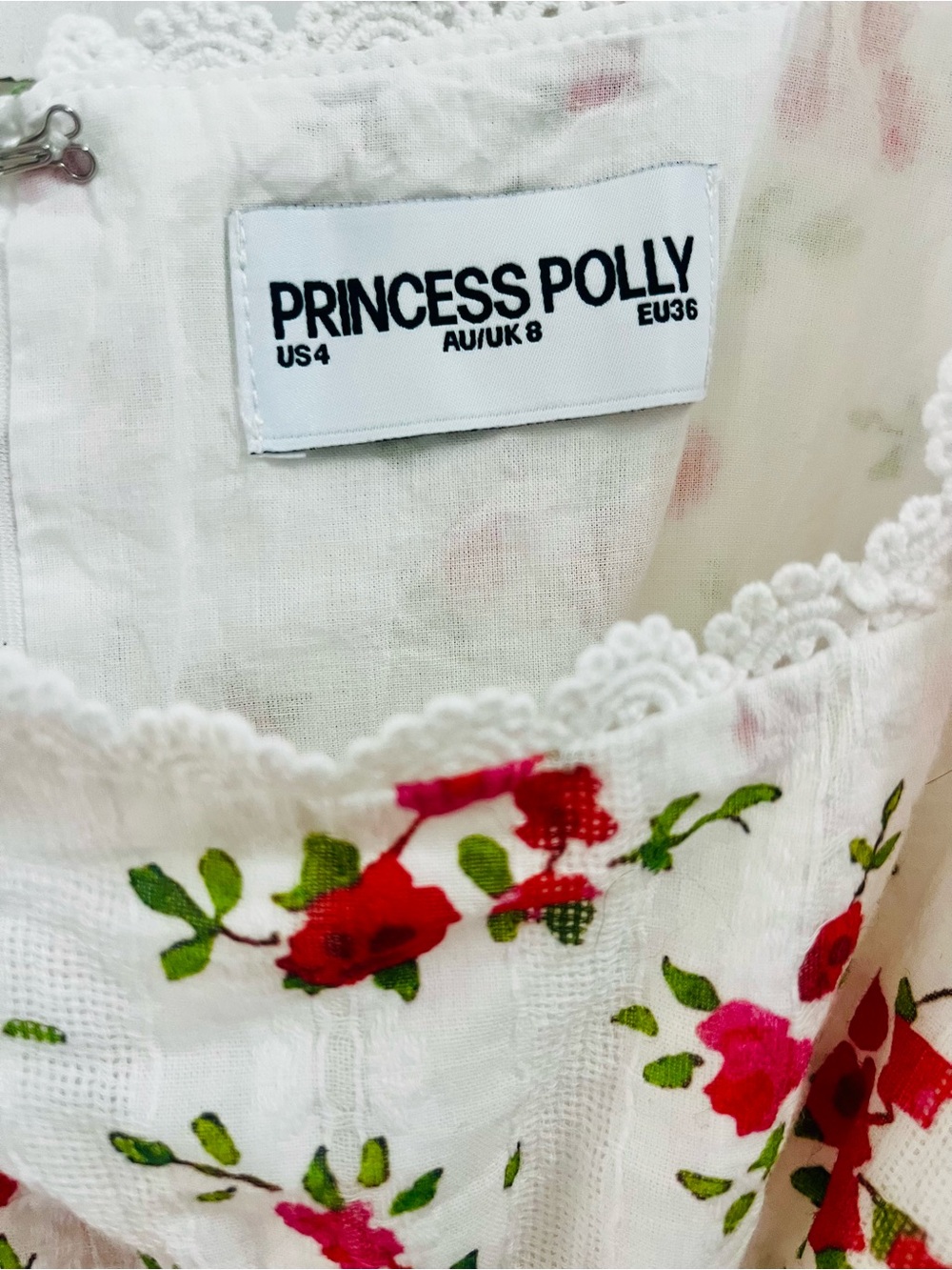 Princess Polly Dasha Sleeveless White Floral Mini Dress with Red Roses; Size 4 - Picture 5 of 7